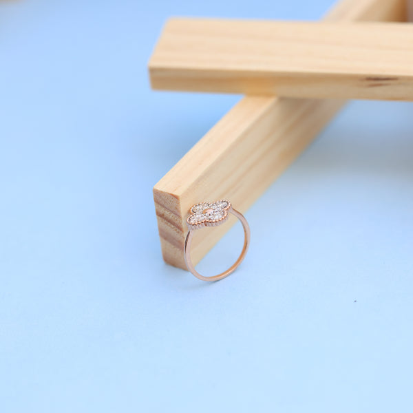 Elegant Rose Gold Flower Ring with Lab-Grown Diamonds – Delicate & Ethical Beauty