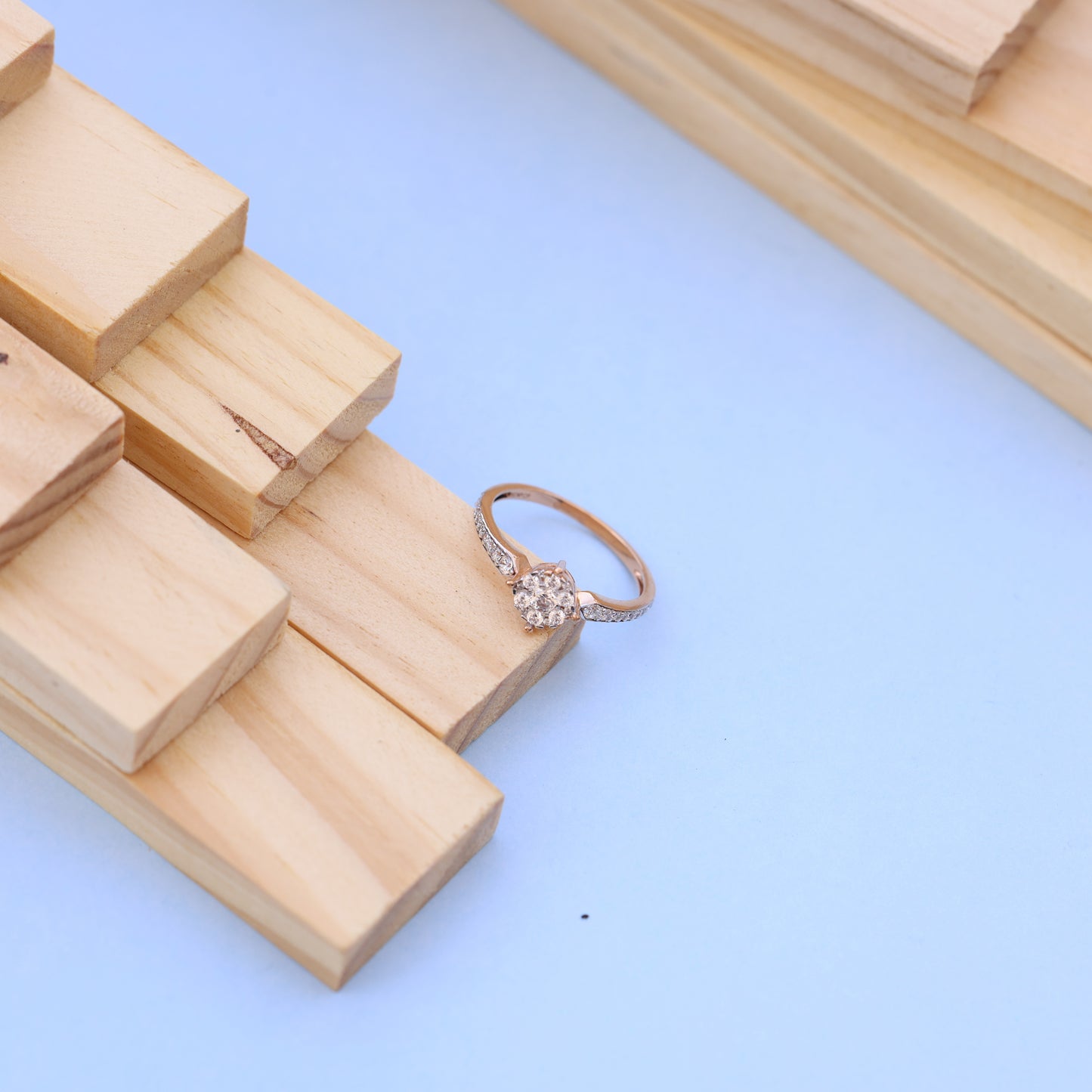 Elegant Rose Gold American Diamond Ladies Ring – Sparkling Cluster Design