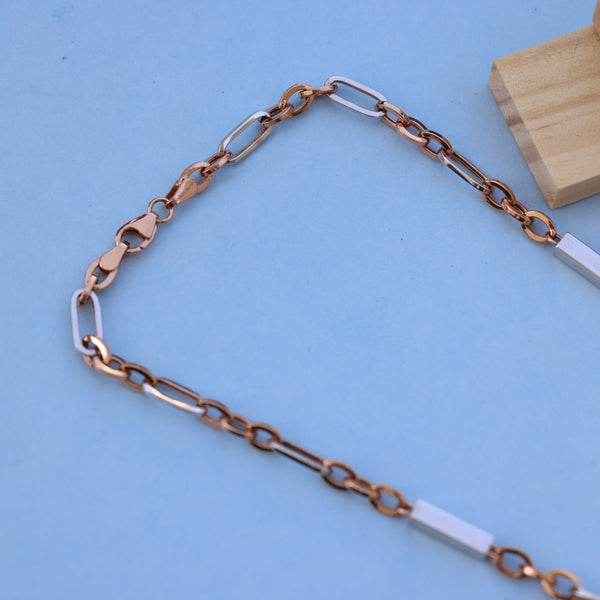 Luxury 18kt Rose Gold Light Weight Chainwith White Accents – Elegant