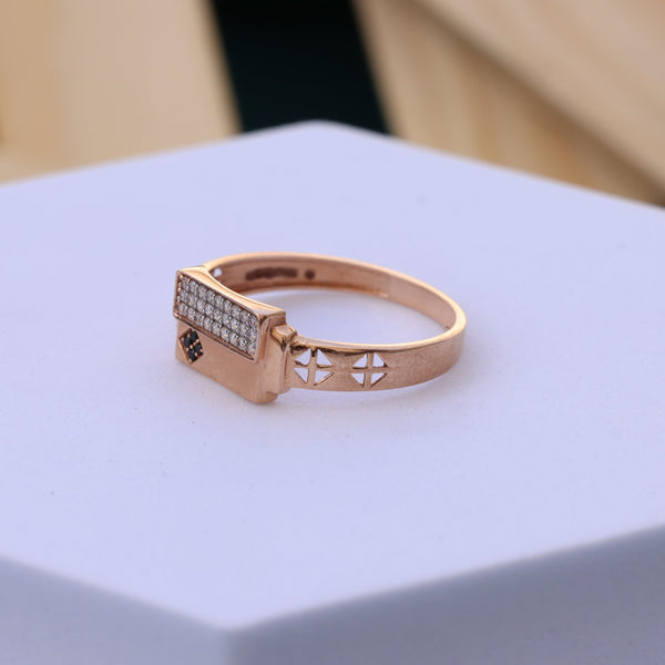 Men’s Gold Ring with Moissanite diamonds