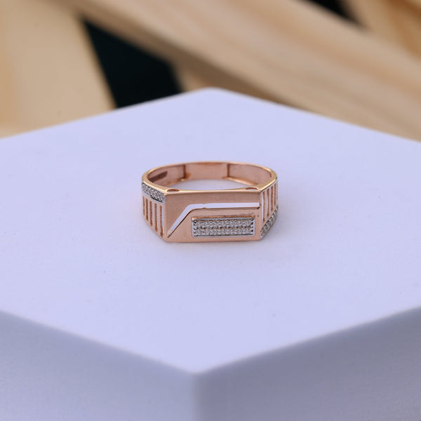 Men's Moissanite Diamond Ring – Modern V-Shape Design