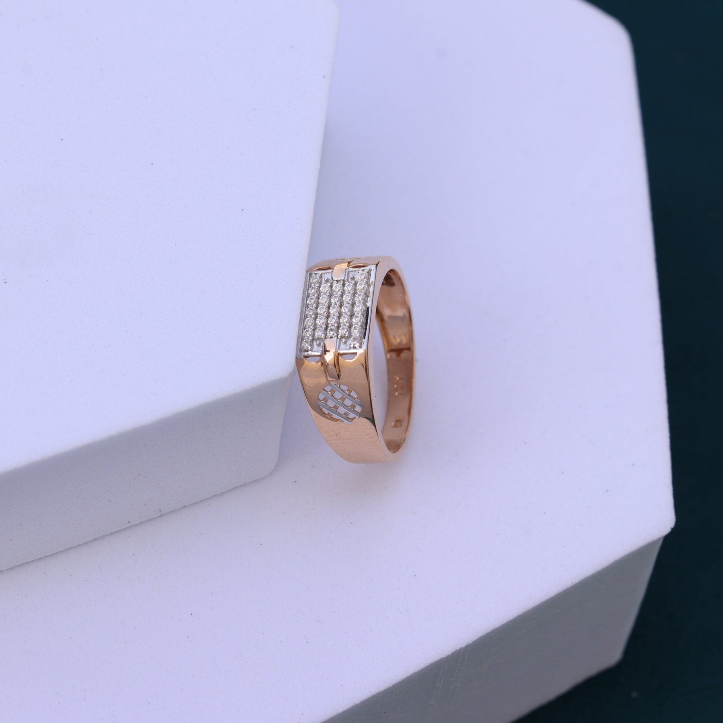 Luxurious Moissanite Men’s Ring | Wide Rose Gold Band