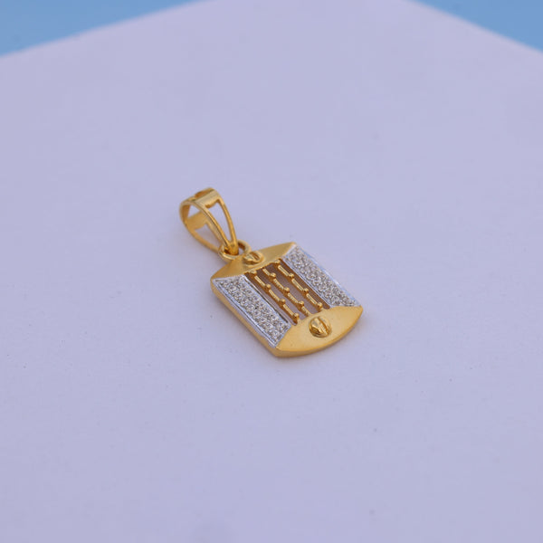 Stylish Gold Men Pendant