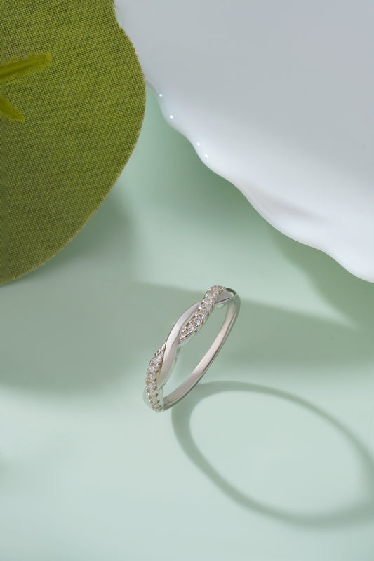 925 Sterling Silver Women Ring American Diamond Twisted Infinity Band Luxury Gift