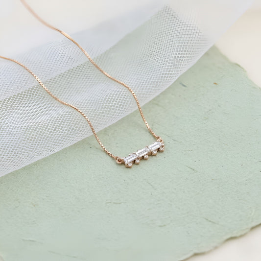 Elegant Gold Necklace with Lab-Grown Diamonds