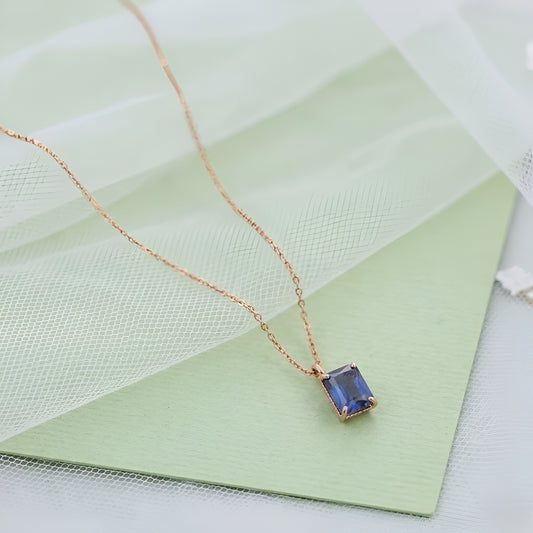 Elegant Chain with Rectangular Pendant