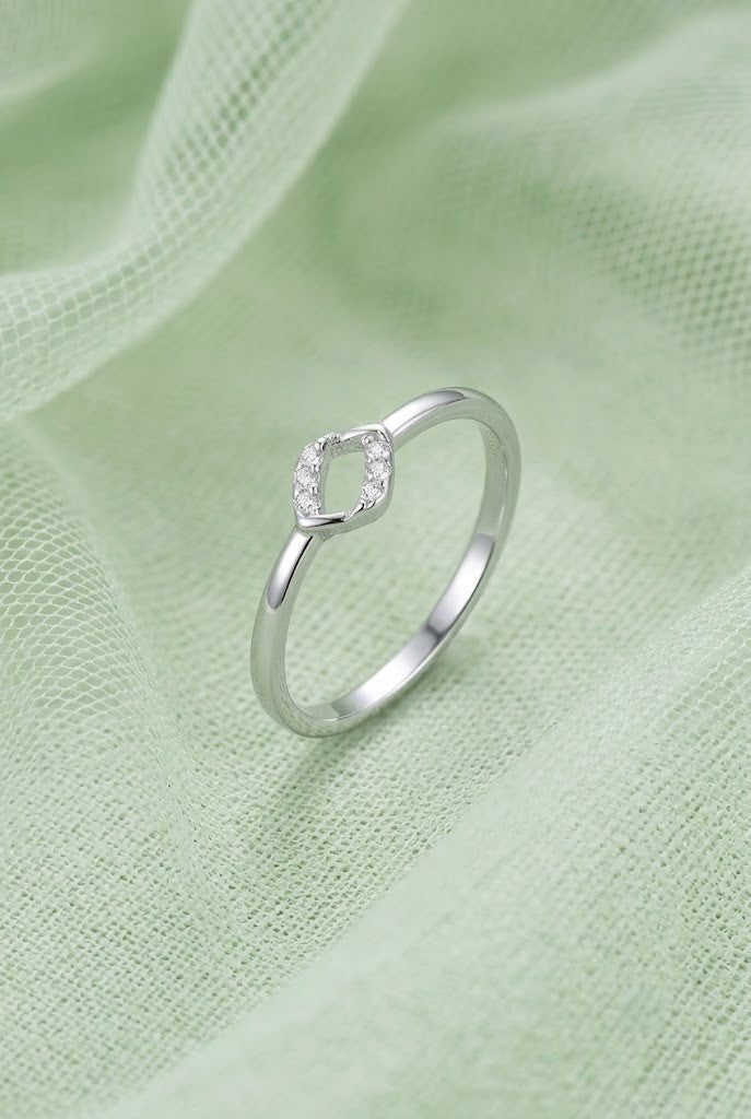 Elegant Minimalist 925 Sterling Silver Ring with American Diamond