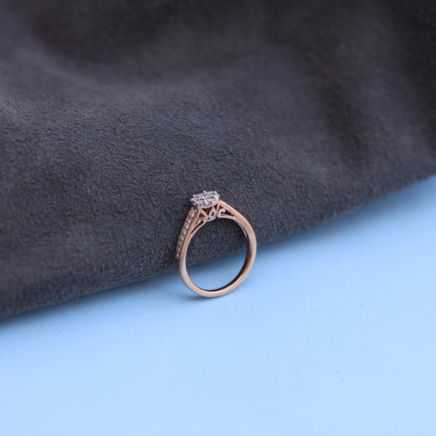 Stunning Rose Gold Engagement Ring with Lab-Grown Diamonds – Elegant Cluster Design