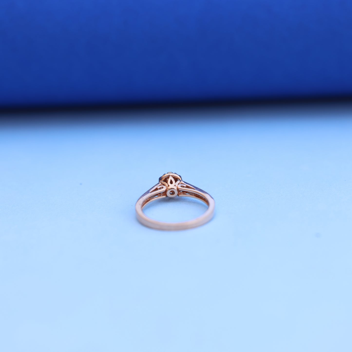Stunning Rose Gold Engagement Ring with Lab-Grown Diamonds – Elegant Cluster Design