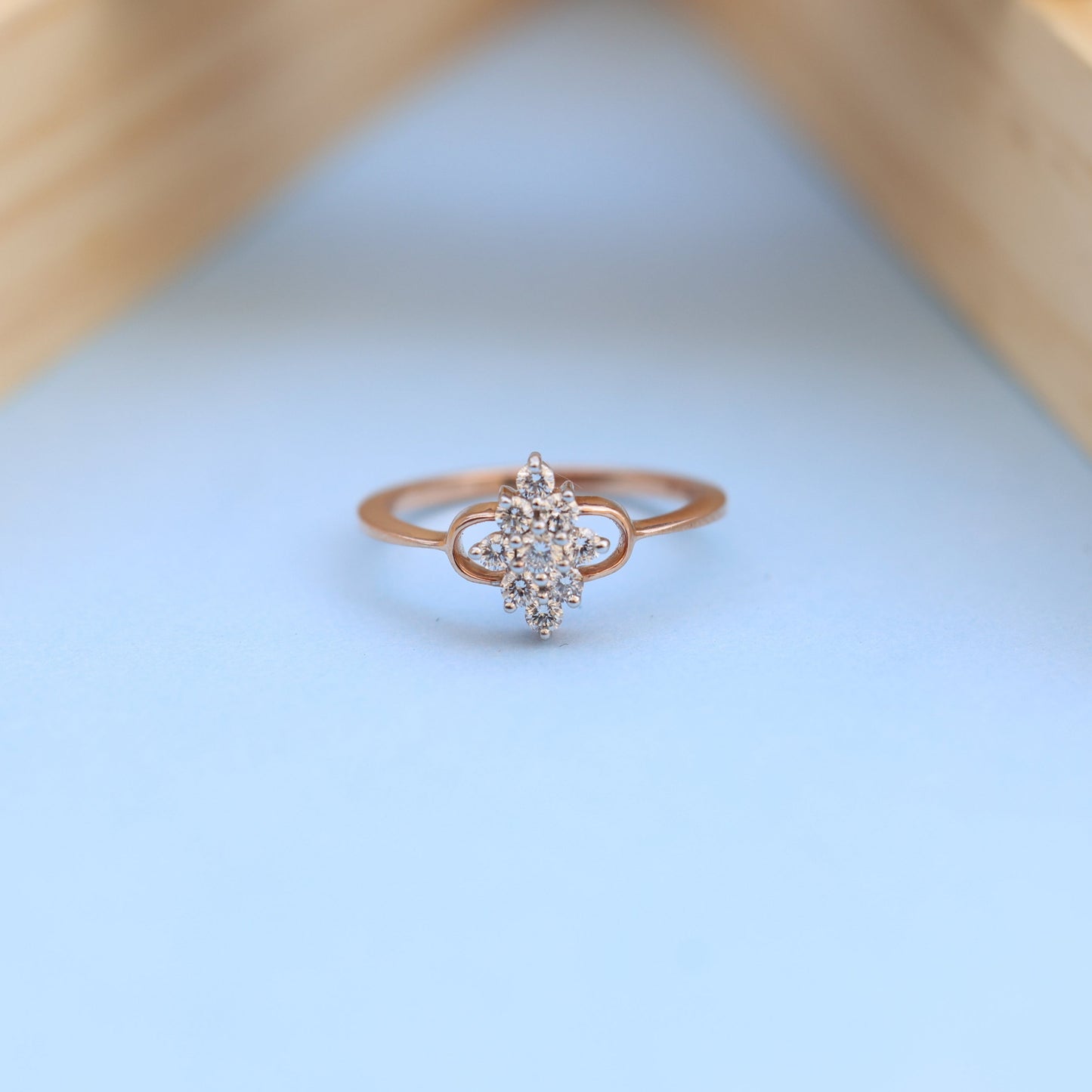 Elegant Rose Gold Lab-Grown Diamond Ladies Ring – Vintage Cluster Design