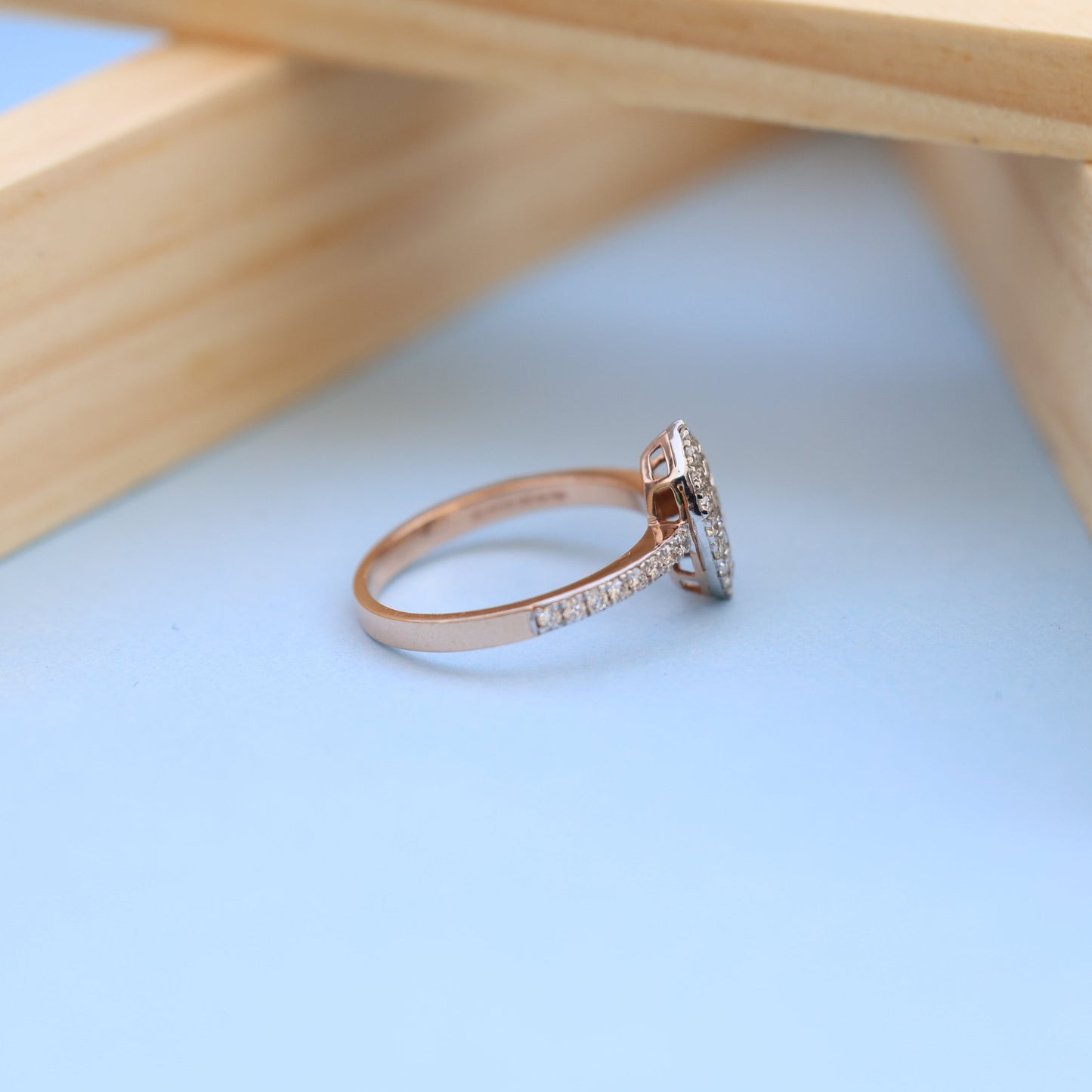 Elegant Marquise Cluster Ladies Ring with Lab-Grown Diamonds