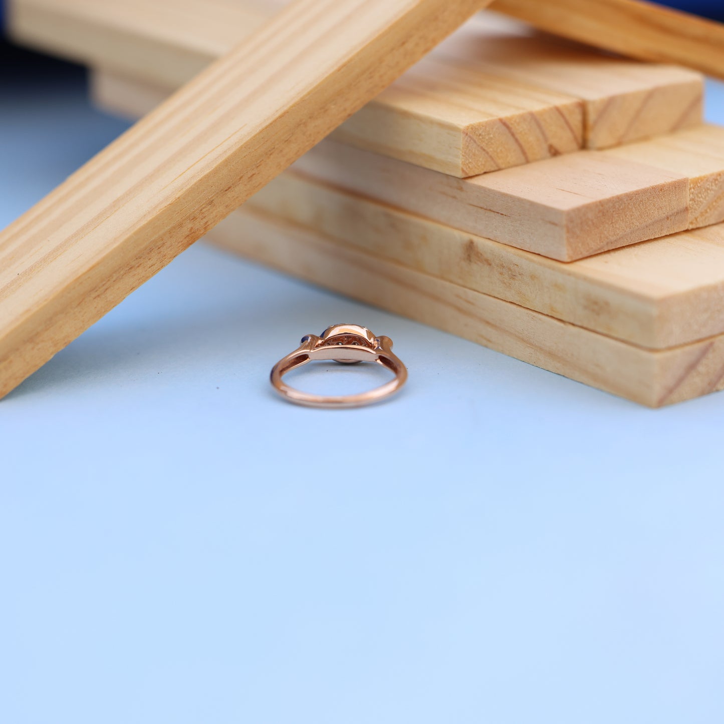 Elegant Rose Gold Ladies Ring with Lab-Grown Diamond Cluster – Marquise Style