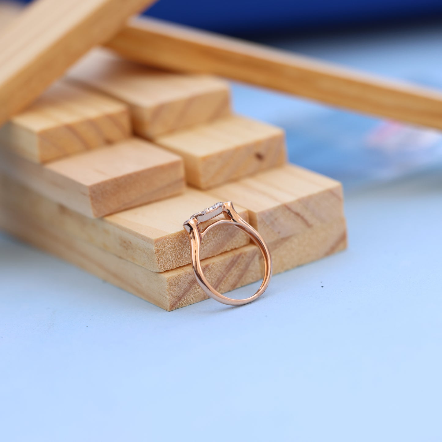 Elegant Rose Gold Ladies Ring with Lab-Grown Diamond Cluster – Marquise Style