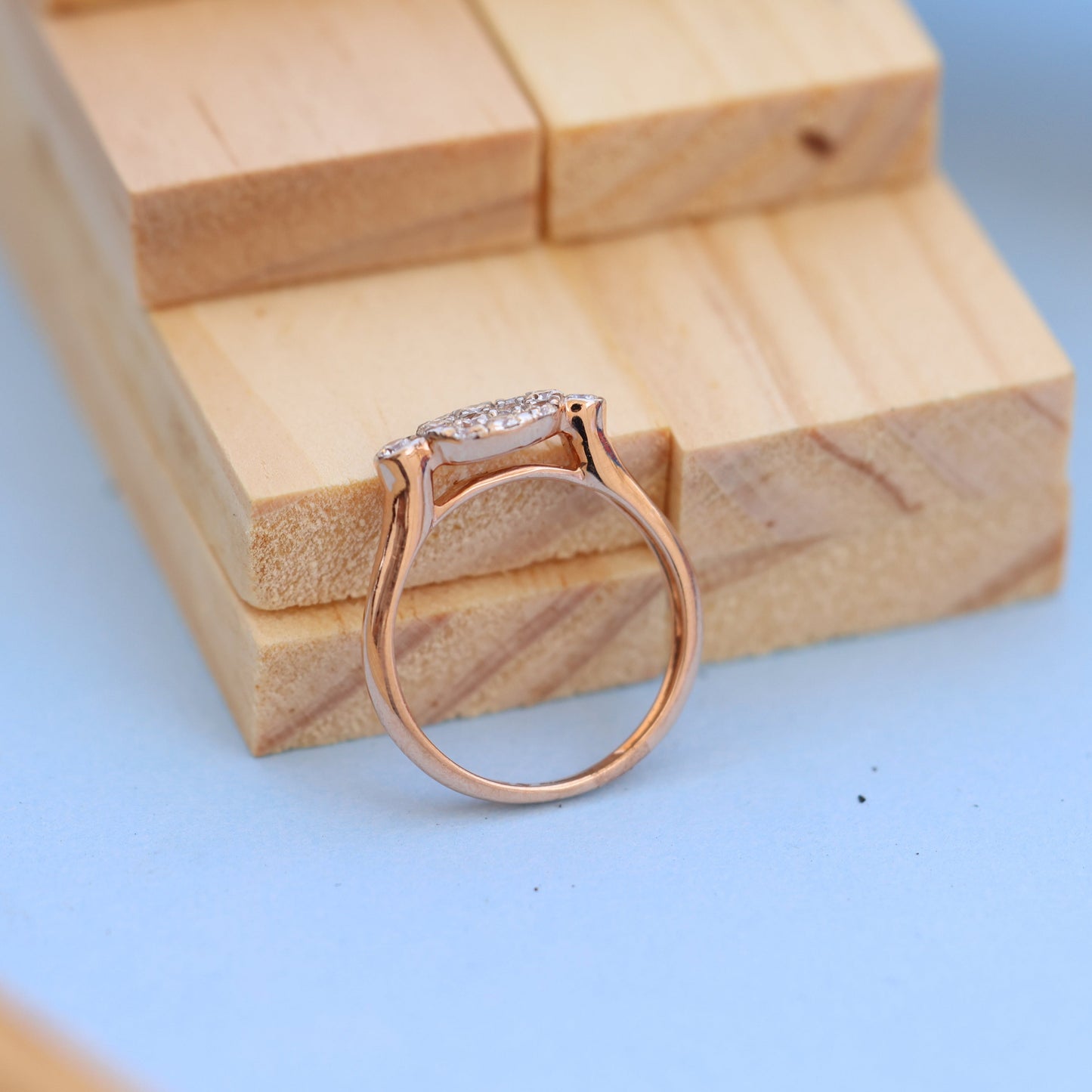 Elegant Rose Gold Ladies Ring with Lab-Grown Diamond Cluster – Marquise Style