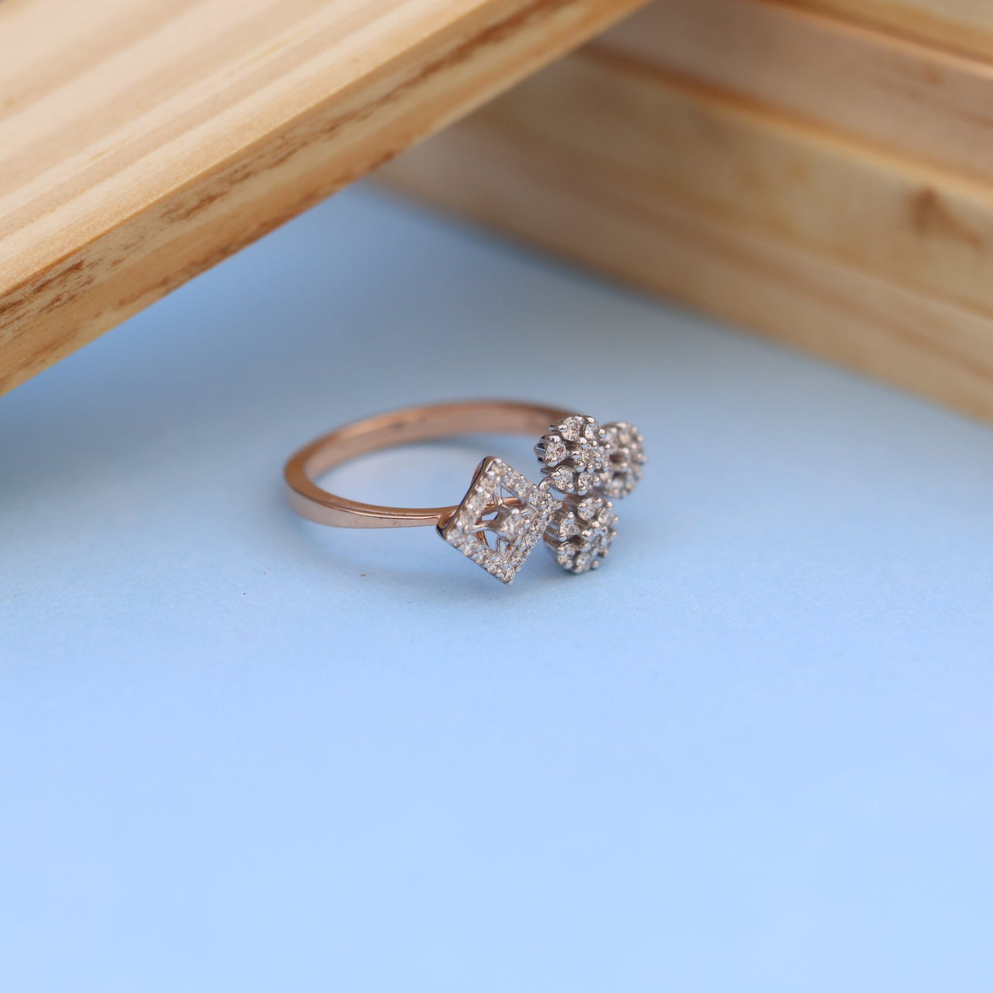 Stunning Lab-Grown Diamond Floral Ladies Ring