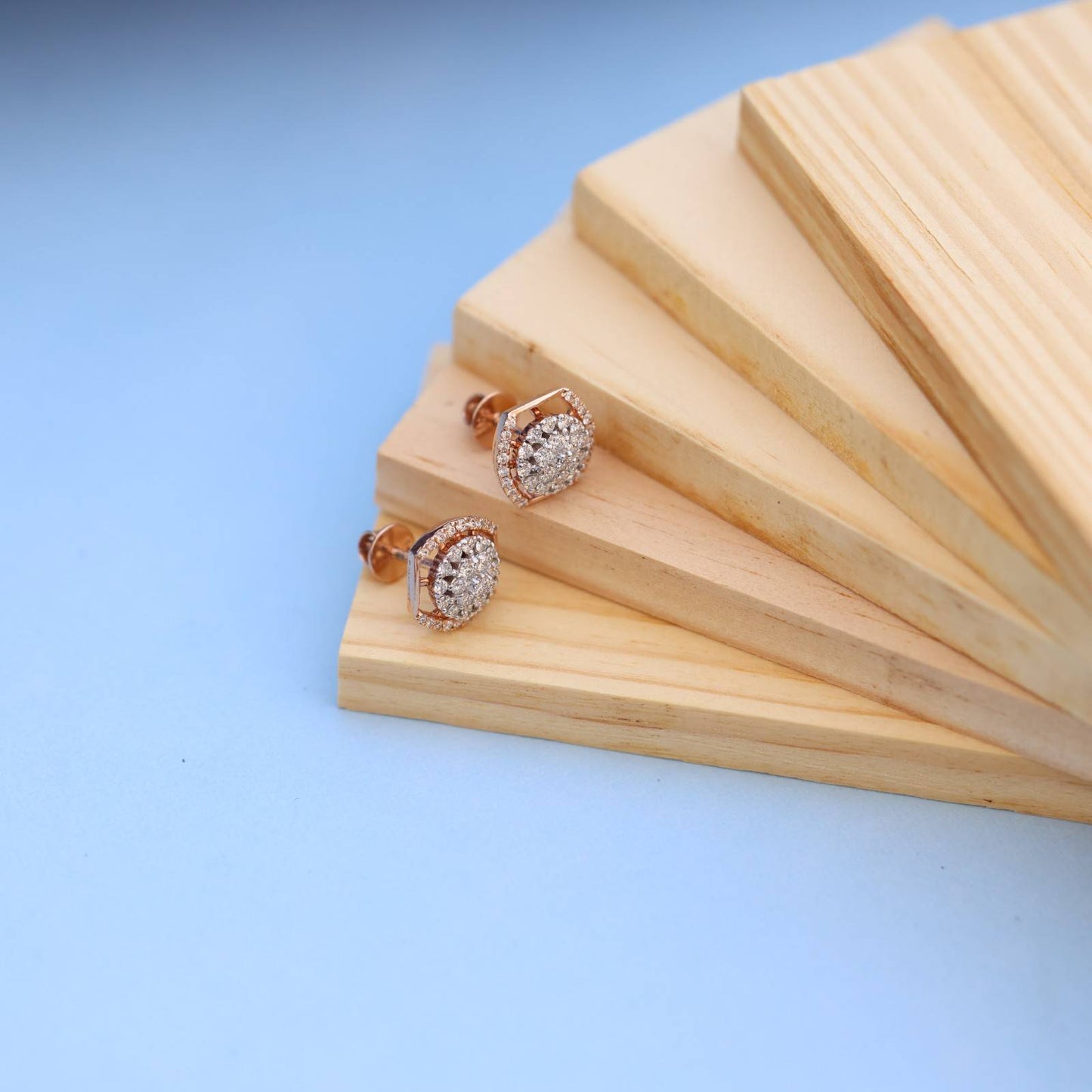 Elegant Circular Lab-Grown Diamond Earrings – Sustainable Luxury for Every Occasion