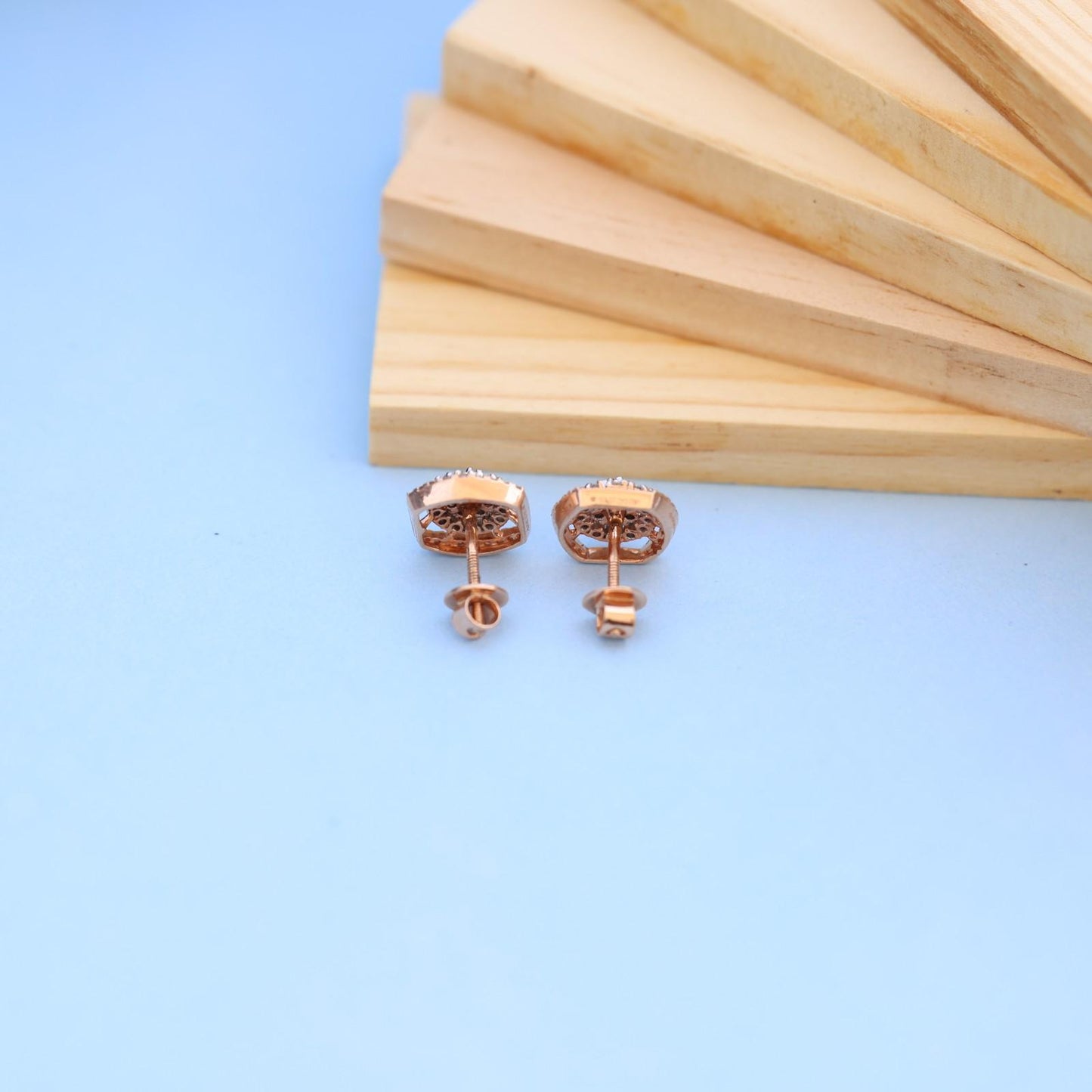 Elegant Circular Lab-Grown Diamond Earrings – Sustainable Luxury for Every Occasion