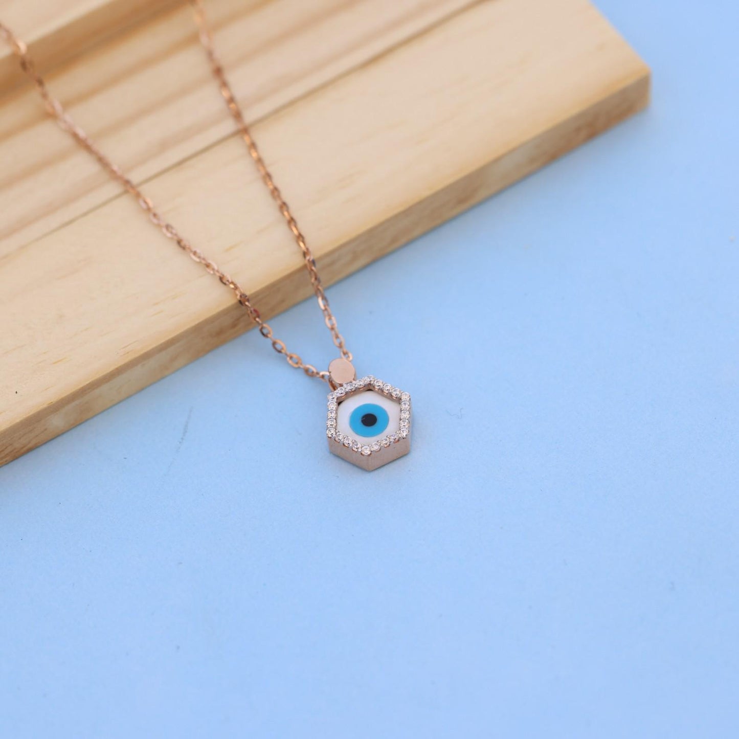 Exquisite Hexagonal Pendant Necklace with American Diamonds – A Timeless Piece by Nakrani Gold