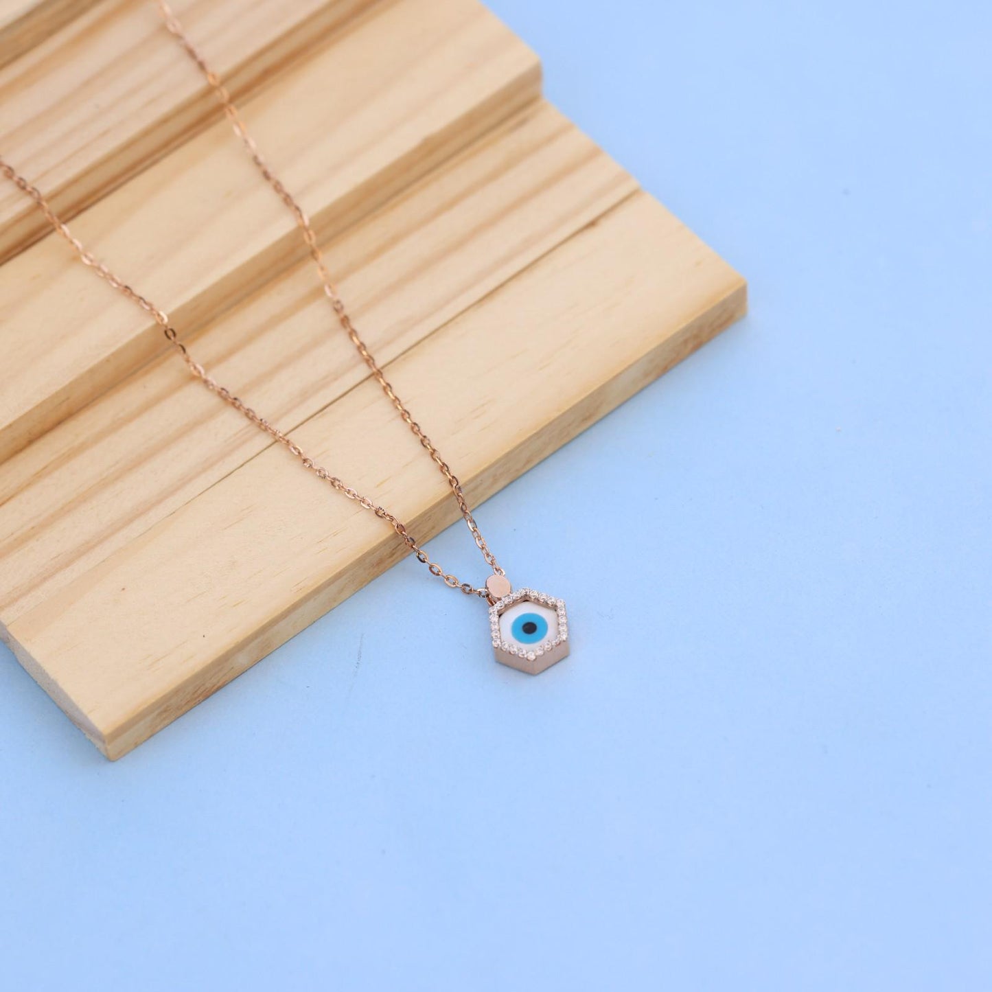 Exquisite Hexagonal Pendant Necklace with American Diamonds – A Timeless Piece by Nakrani Gold