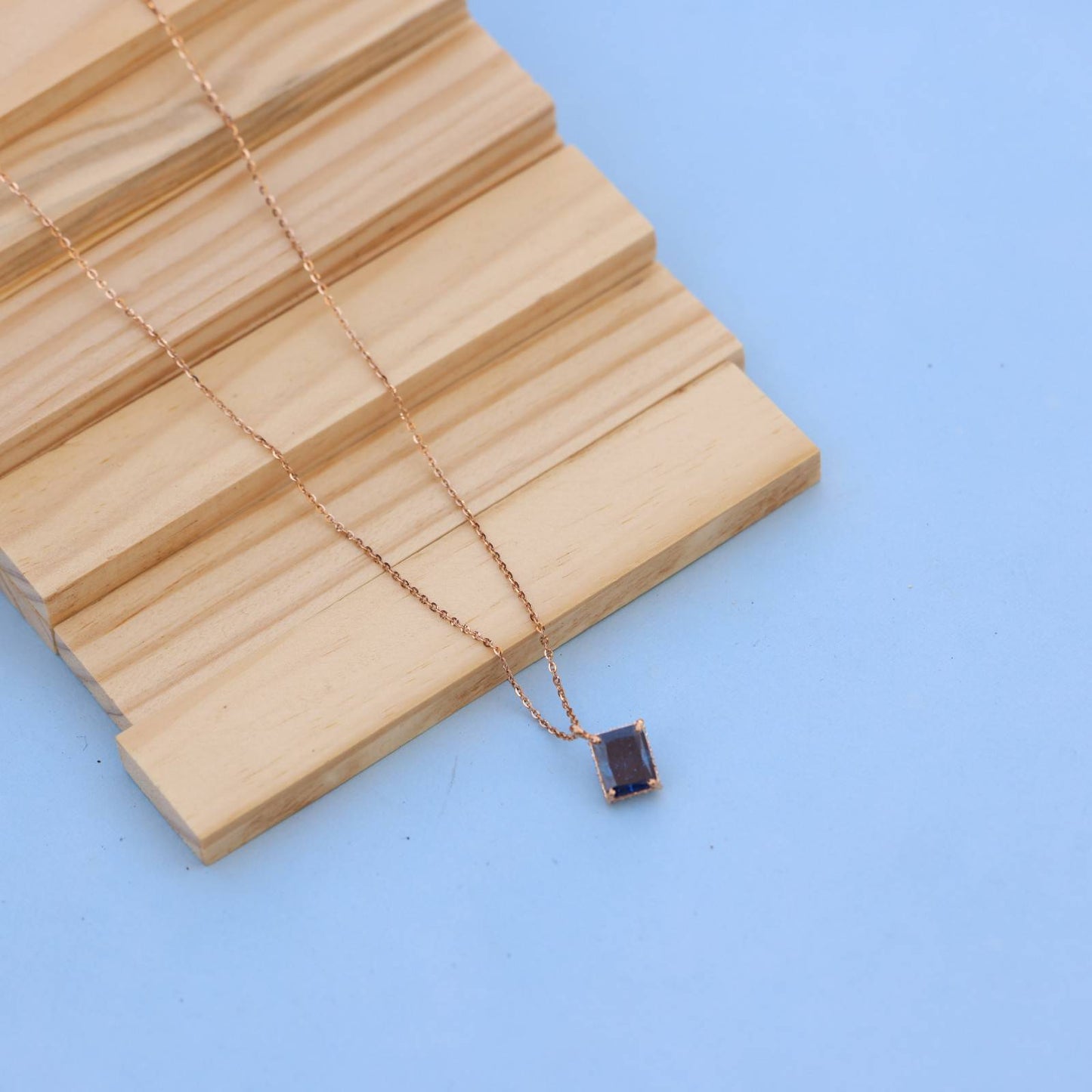 Elegant Chain with Rectangular Pendant