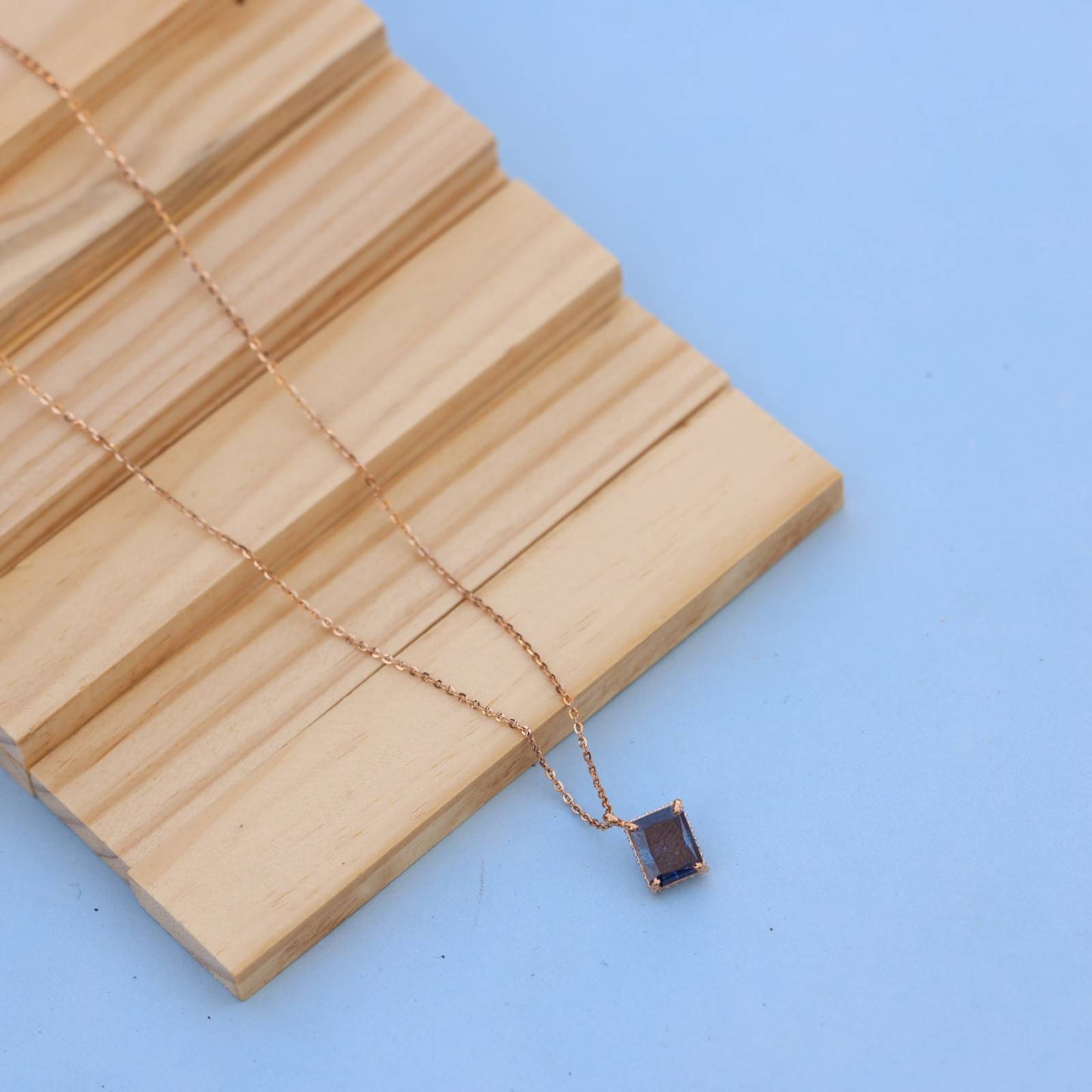 Elegant Chain with Rectangular Pendant