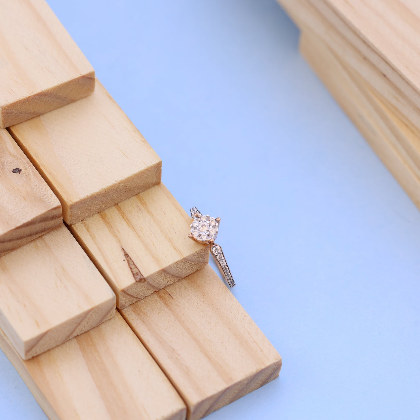 Elegant Rose Gold American Diamond Ladies Ring – Sparkling Cluster Design