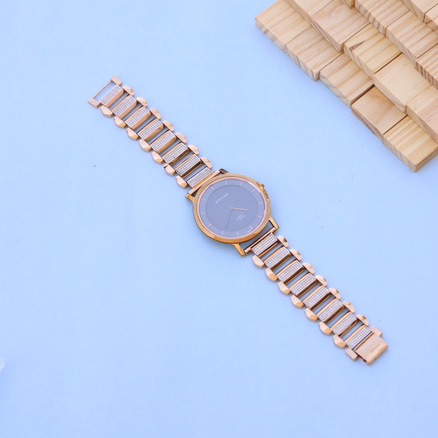 Titan 18kt Rose Gold Watch with American Diamond Accents – Elegant Luxury Timepiece