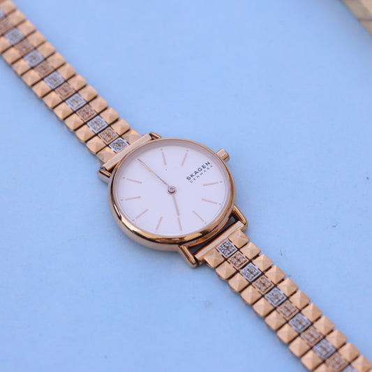Stunning Skagen Women’s Rose Gold Watch – American Diamond Accents | Elegant Timepiece