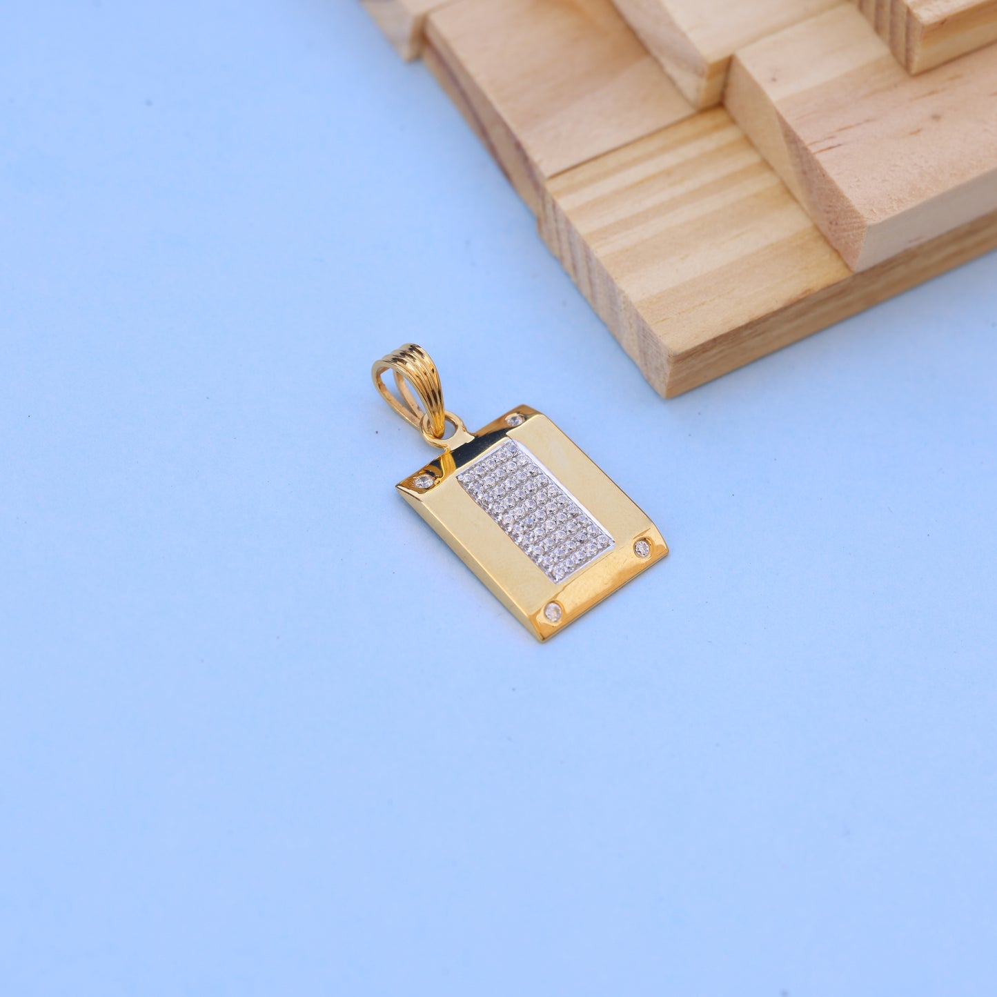 Modern Gold Men Rectangle Pendant with American Diamonds – Sleek & Stylish