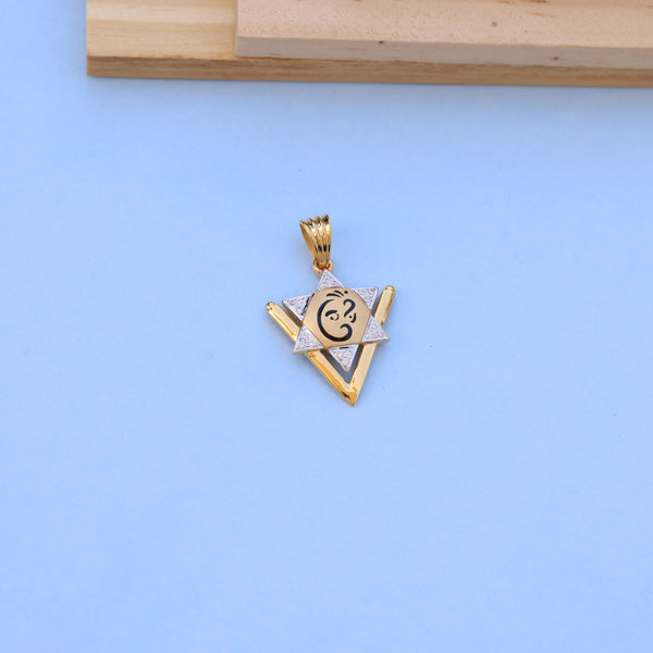 Gold-Plated Star Pendant with American Diamonds – Artistic Face Motif