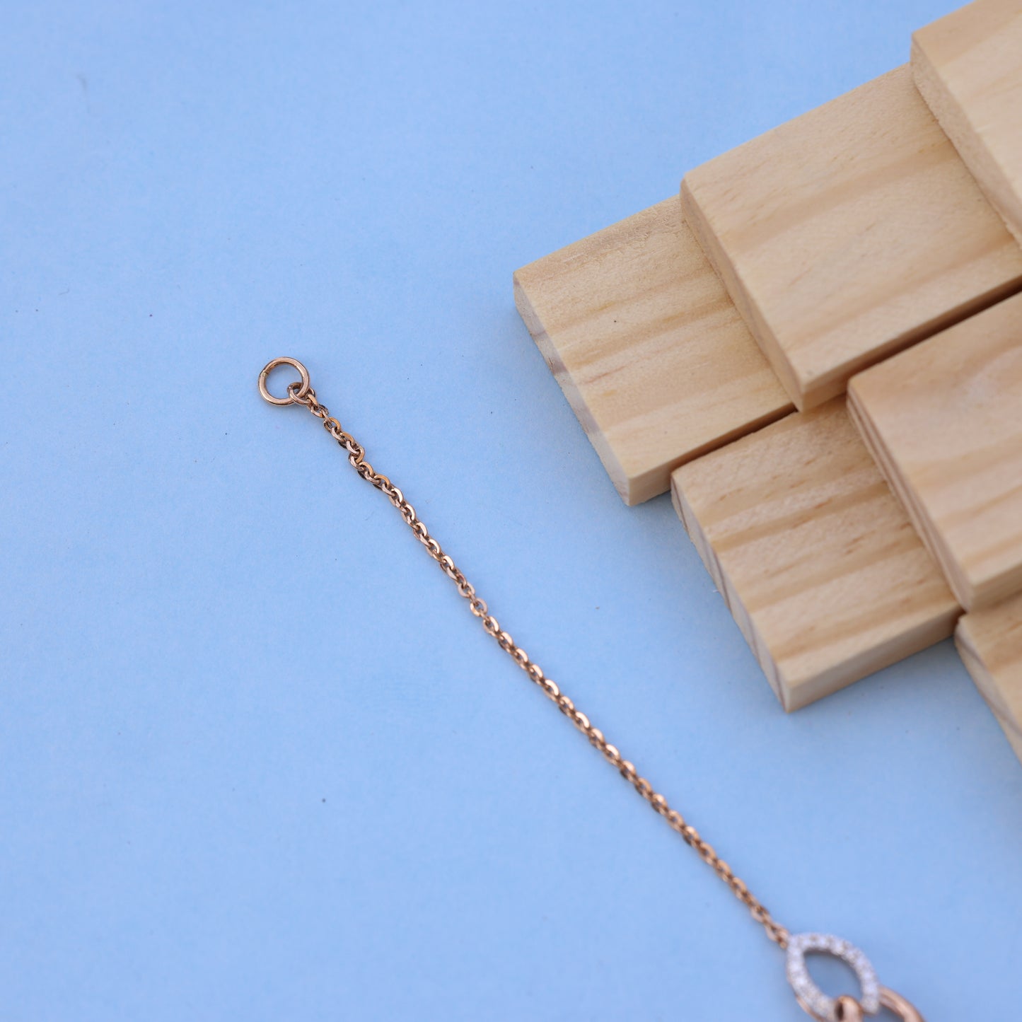 Rose Gold Chain Bracelet with Interlocking Links & Lab-Grown Diamonds – Ethical Luxury with Timeless Charm