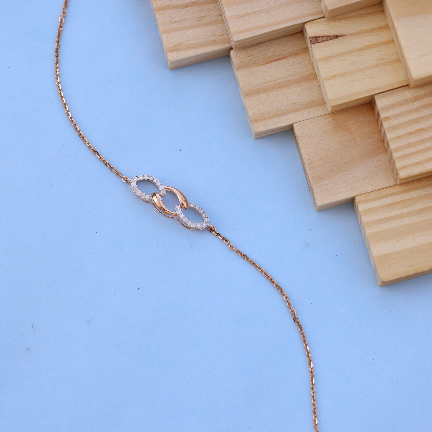 Rose Gold Chain Bracelet with Interlocking Links & Lab-Grown Diamonds – Ethical Luxury with Timeless Charm