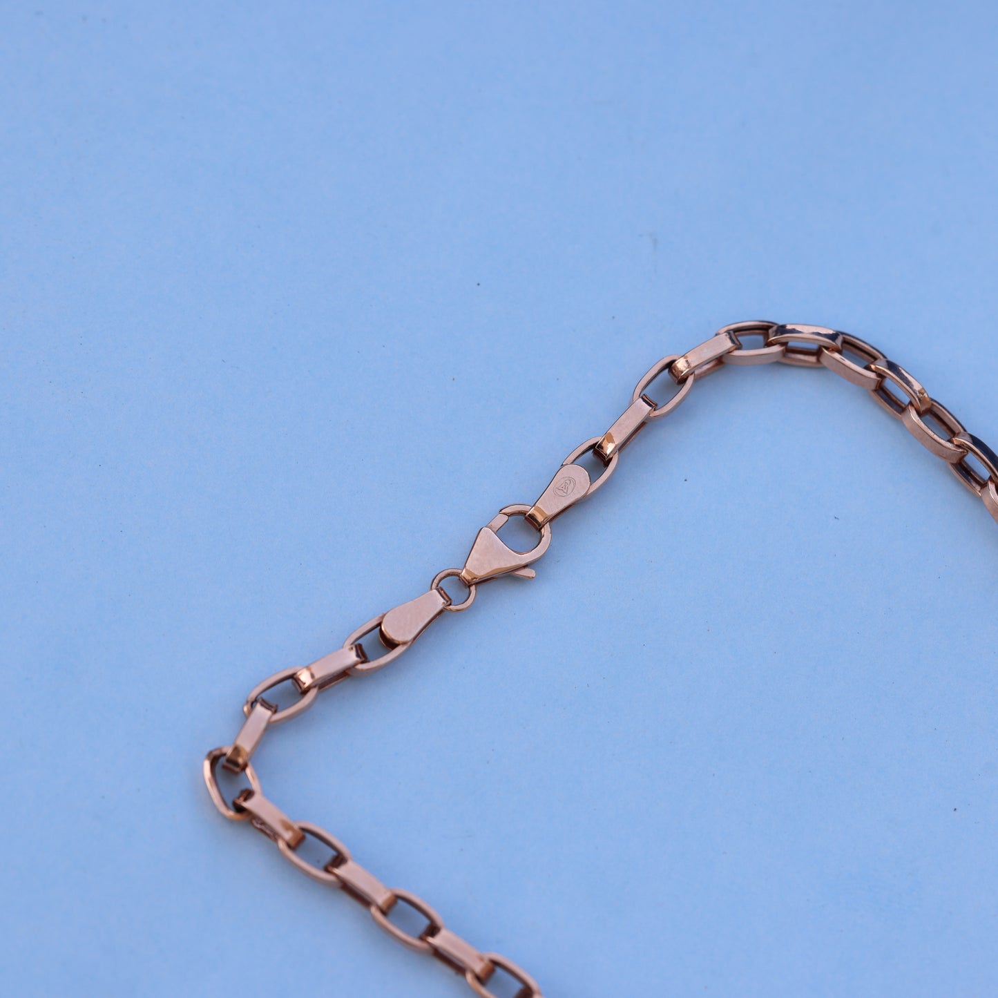 18KT Rose Gold Men Chain with American Diamonds – Elegant Design
