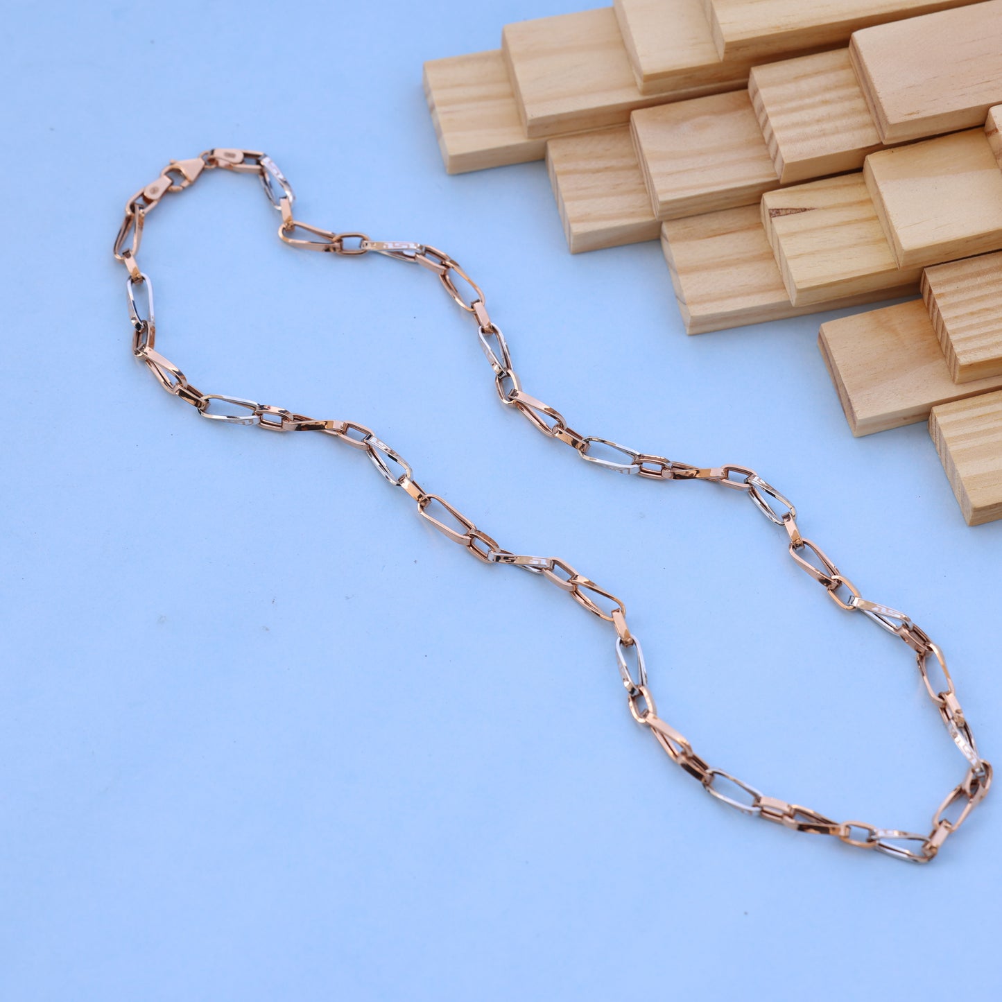 Elegant 18K Rose Gold Chain Necklace – Modern Link Design