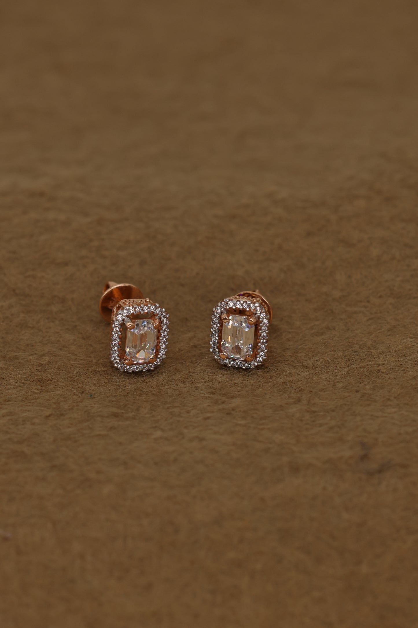 Exquisite Rose Gold Cluster Stud Earrings with Brilliant Diamonds