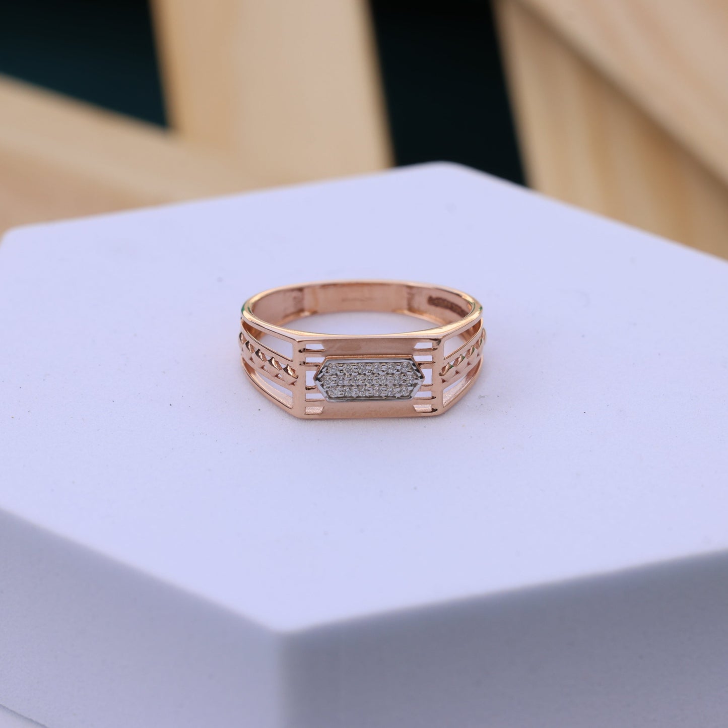 Men’s Ring - Moissanite diamonds