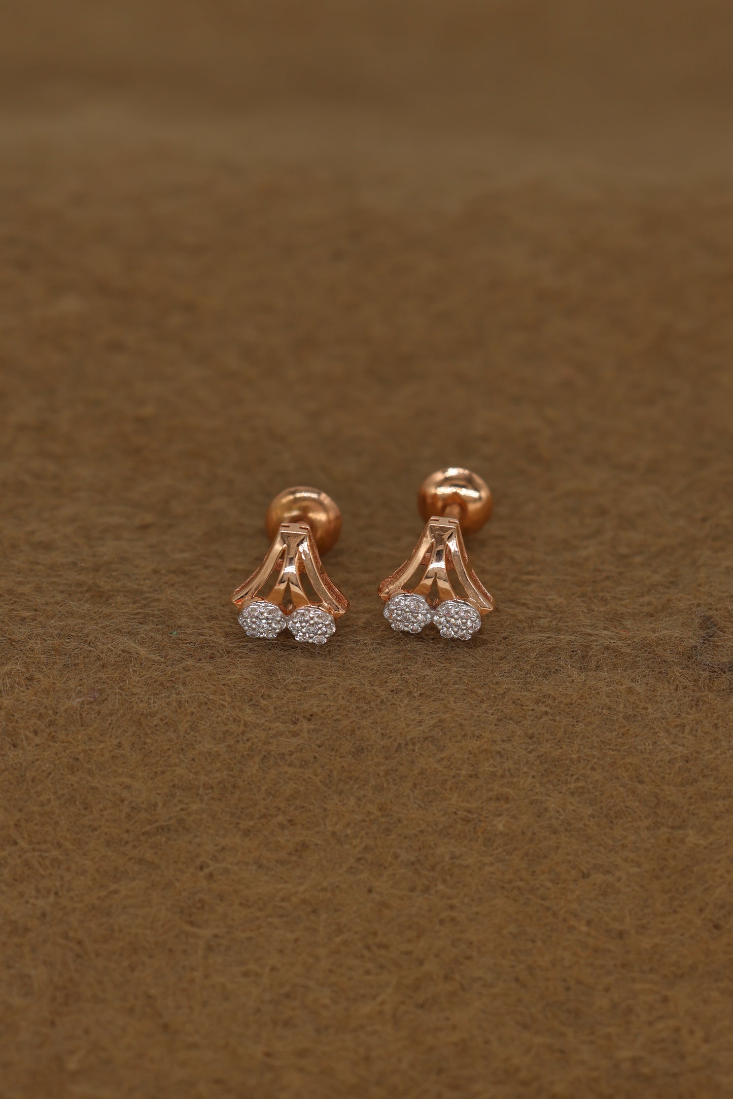 Rose Gold Floral Diamond Pendant & Earring Set – Elegant Jewelry for Women