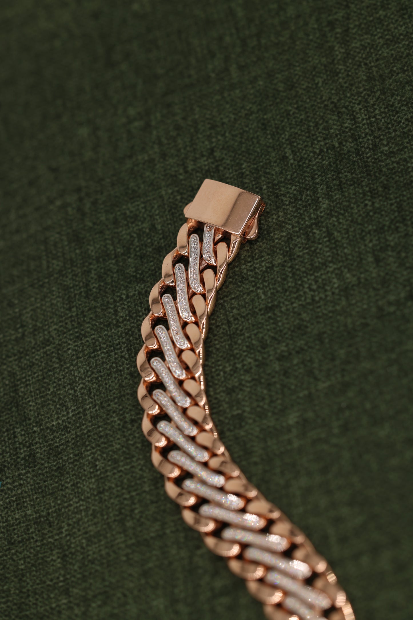 Luxurious Rose Gold Diamond Cuban Link Bracelet with Secure Box Clasp – Classic Chain Design