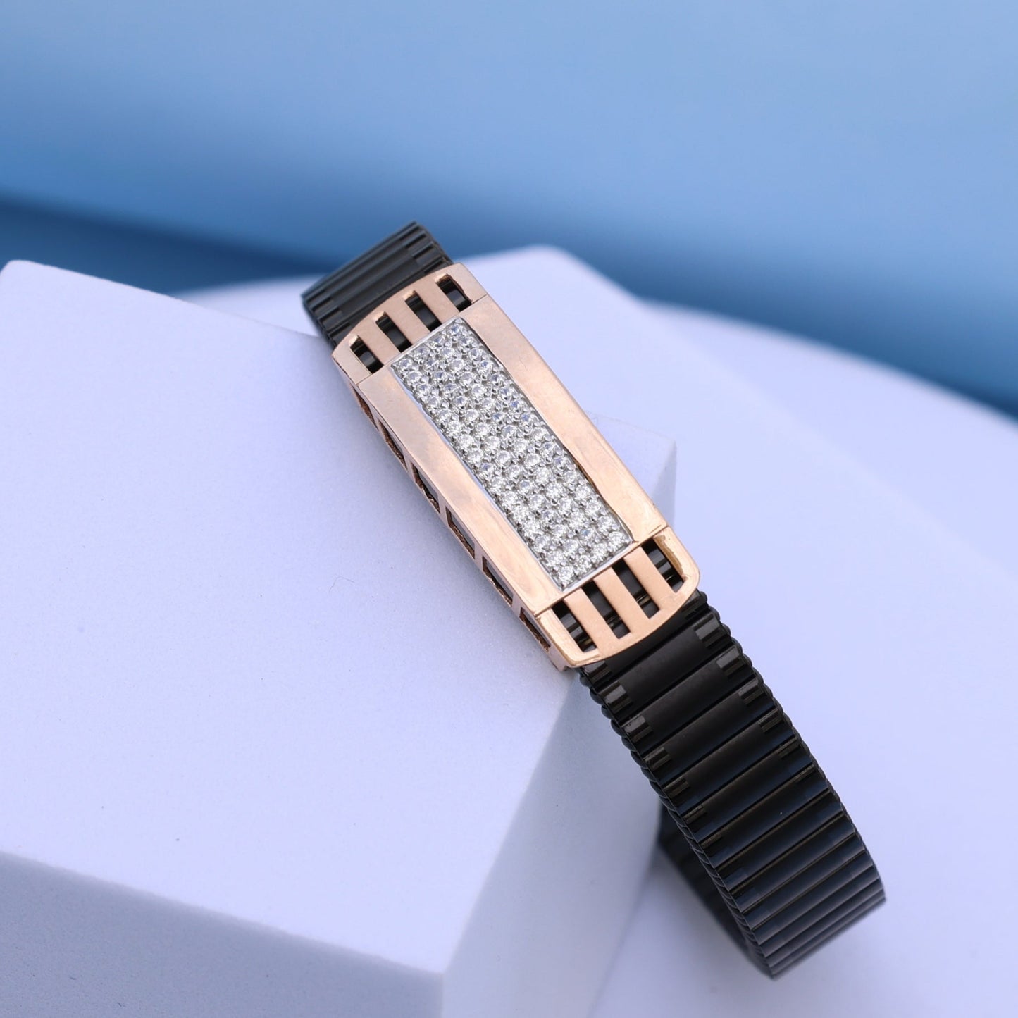 Stylish Gold Men's Bracelet with American Diamonds