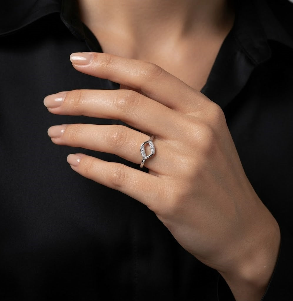 Elegant Minimalist 925 Sterling Silver Ring with American Diamond