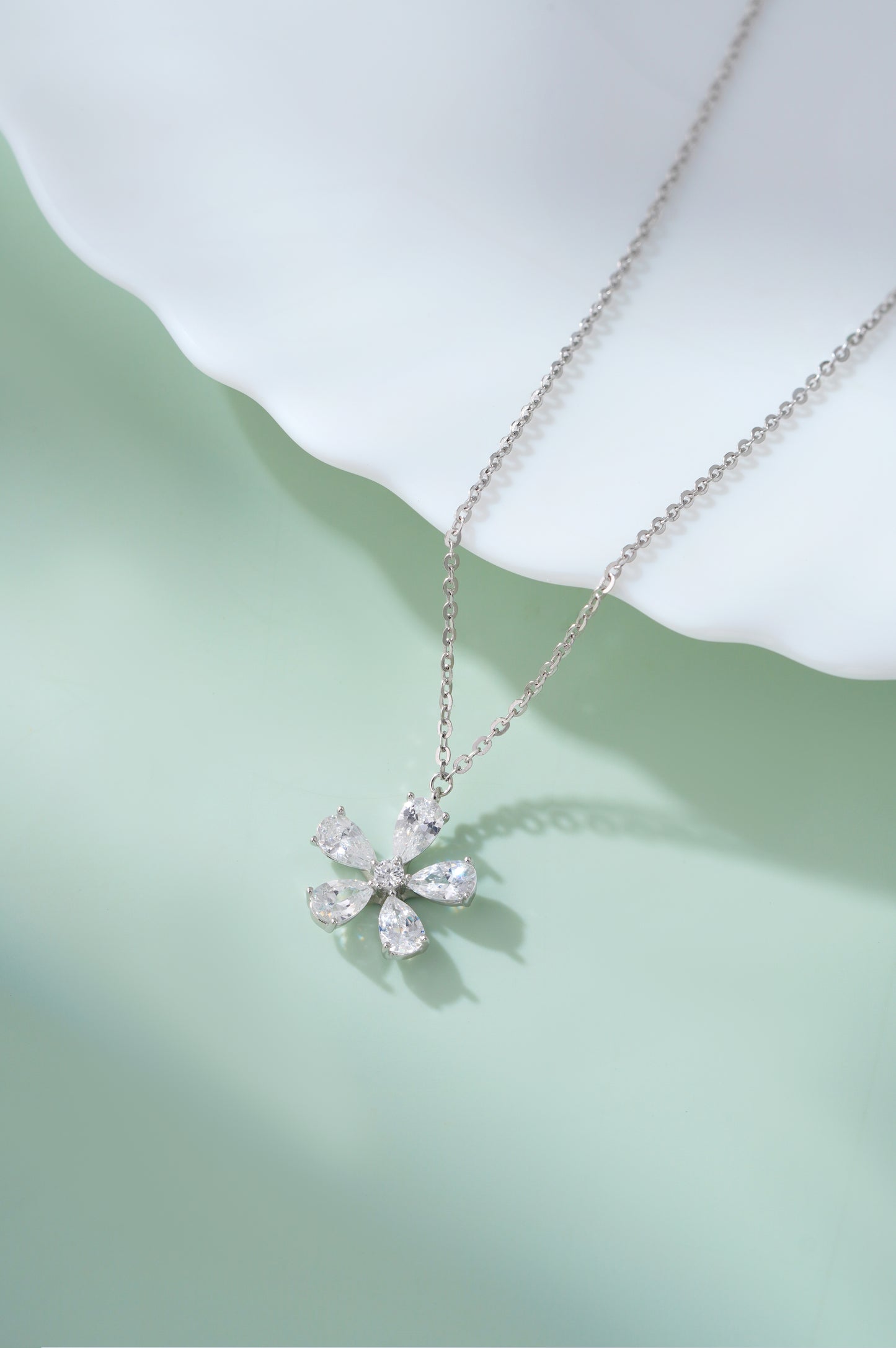925 Sterling Silver Flower Pendant Necklace American Diamond CZ Womens Chain Gift