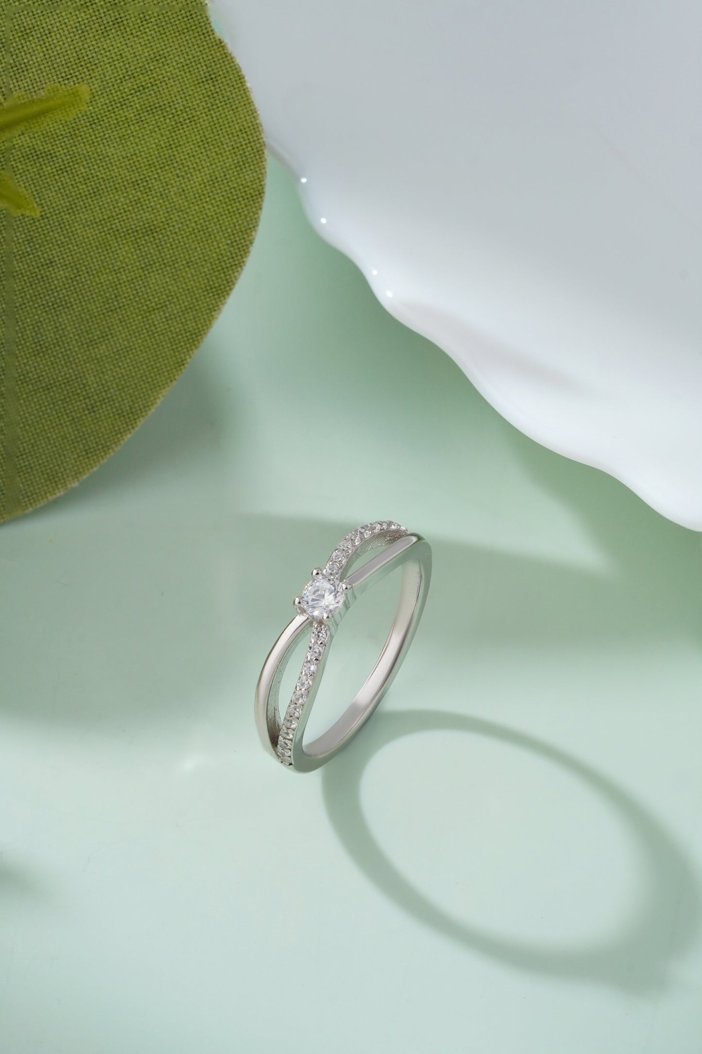 925 Sterling Silver Women Ring American Diamond Split Shank Wedding Engagement Band