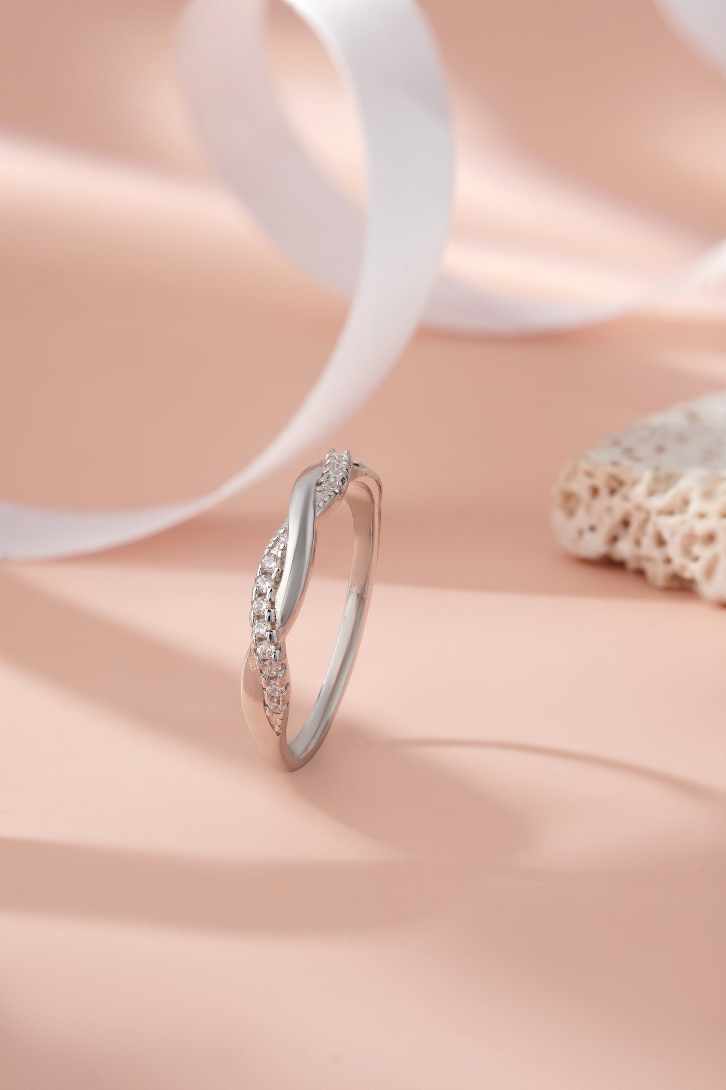 925 Sterling Silver Women Ring American Diamond Twisted Infinity Band Luxury Gift