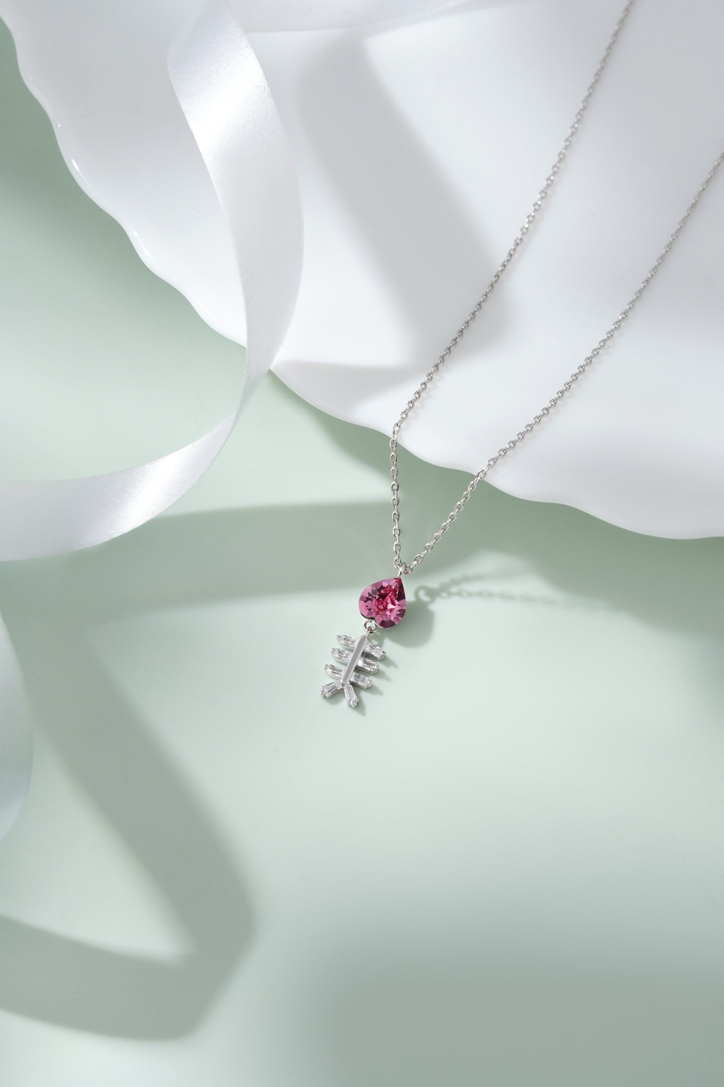 925 Sterling Silver Pink Heart Fishbone Necklace