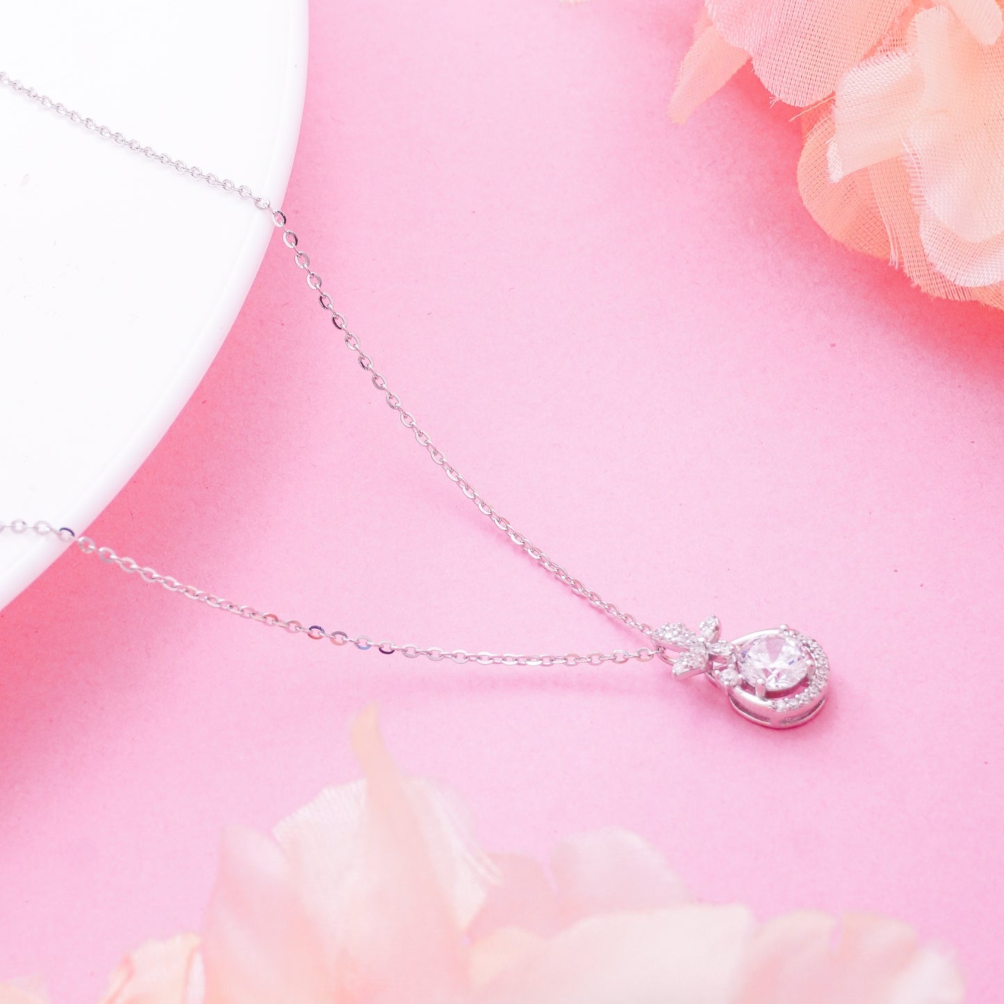 Teardrop Pendant Necklace in 925 Sterling Silver