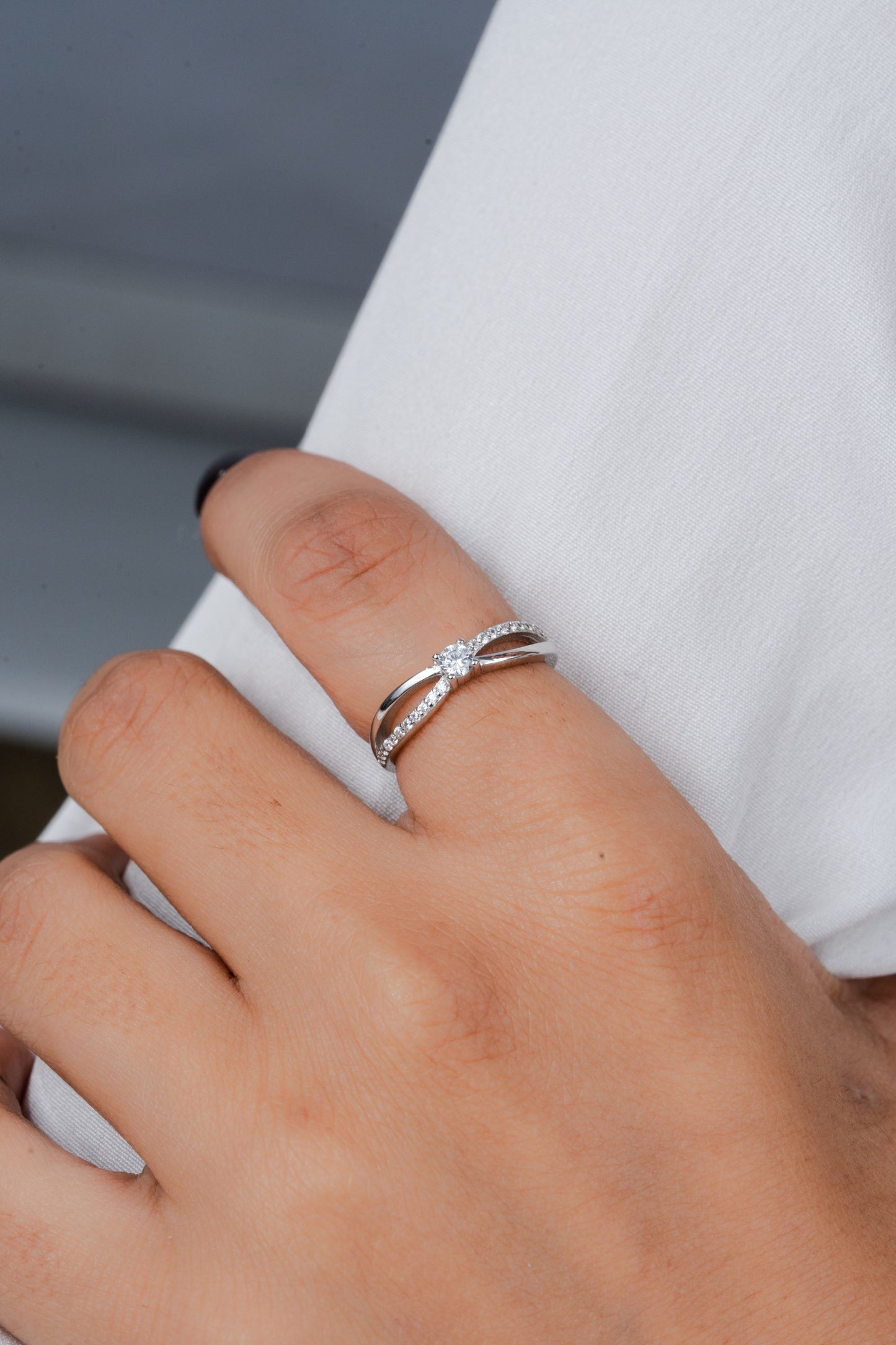 925 Sterling Silver Women Ring American Diamond Split Shank Wedding Engagement Band
