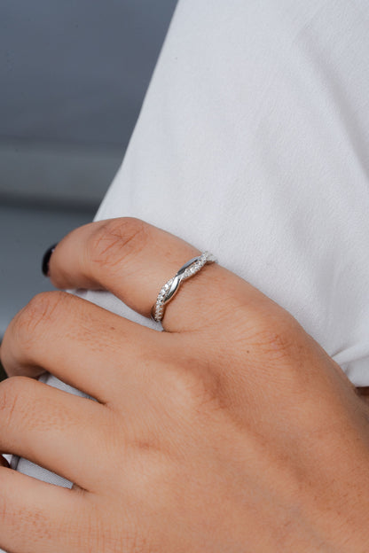 925 Sterling Silver Women Ring American Diamond Twisted Infinity Band Luxury Gift
