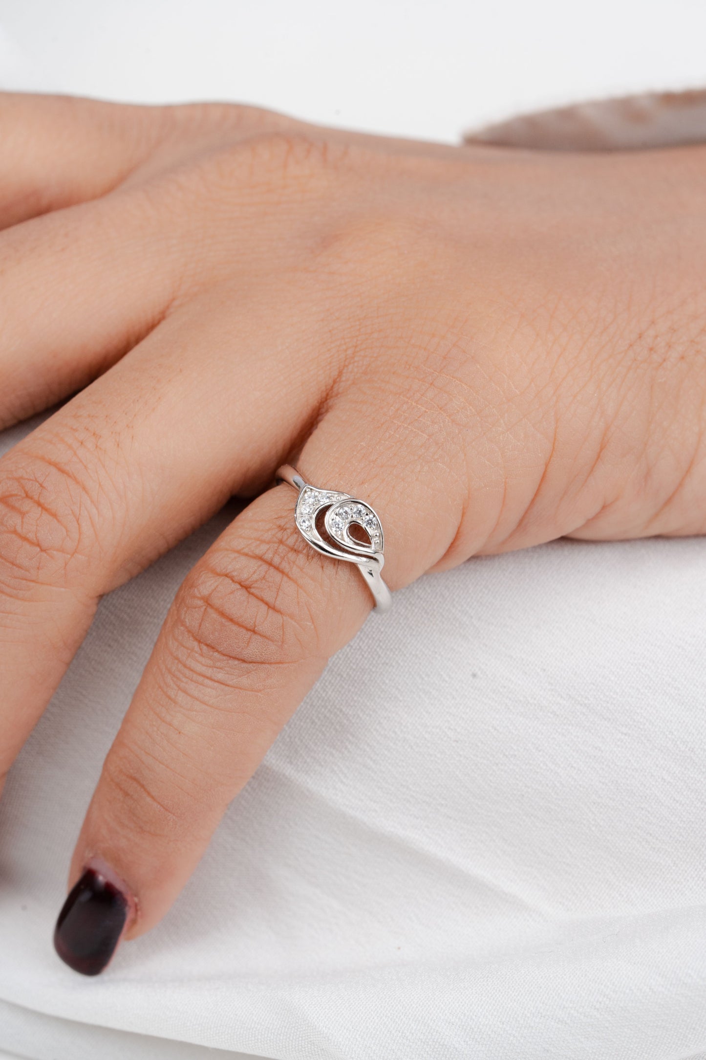 925 Sterling Silver Intertwined Teardrop Ring for Women