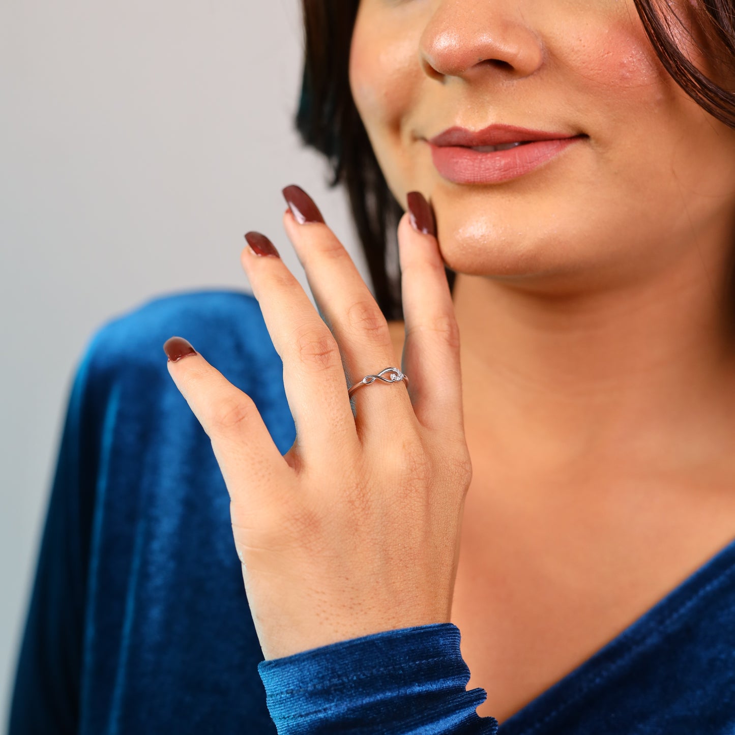 925 Sterling Silver Moissanite Diamond Infinity Ring