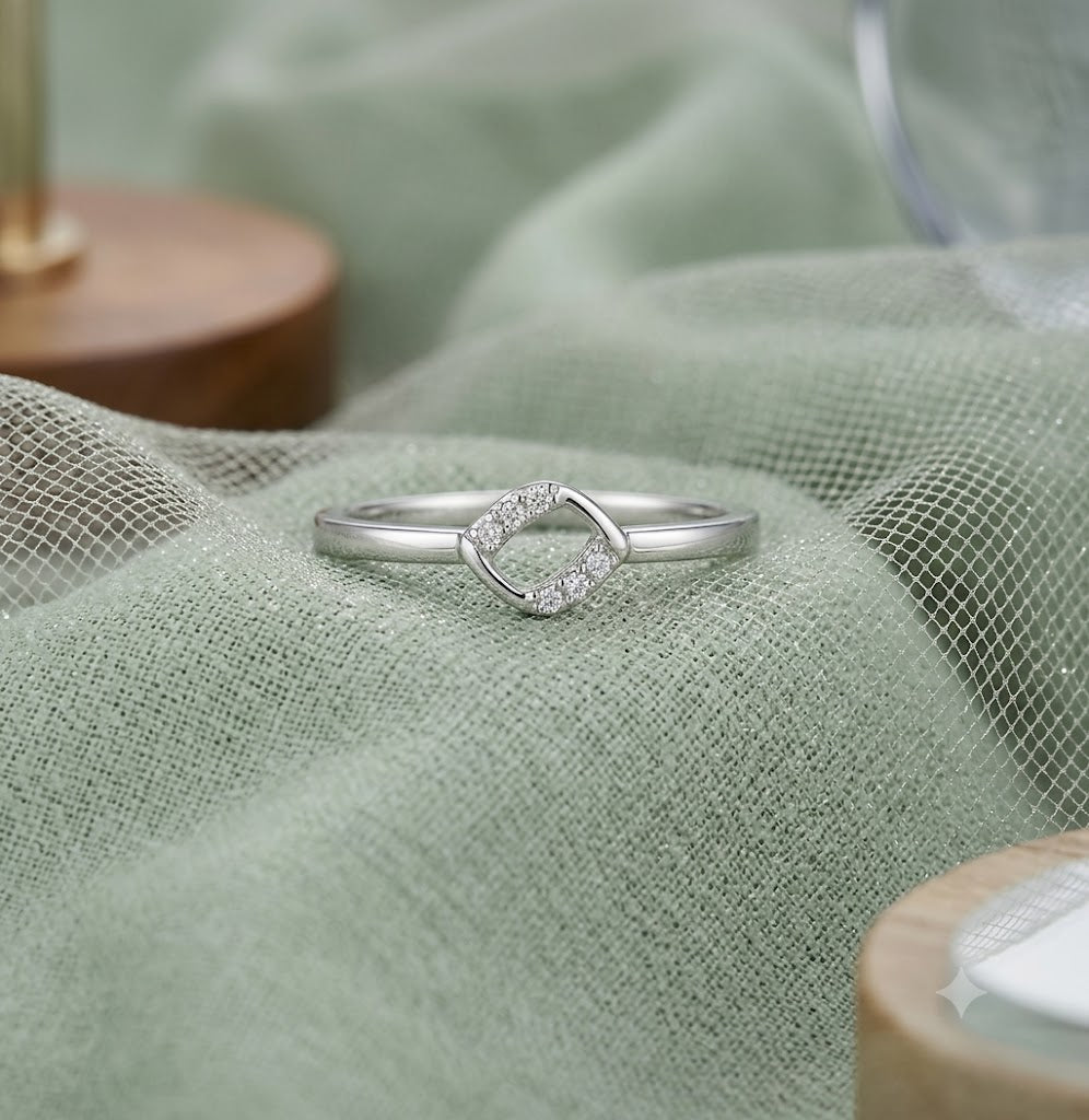 Elegant Minimalist 925 Sterling Silver Ring with American Diamond